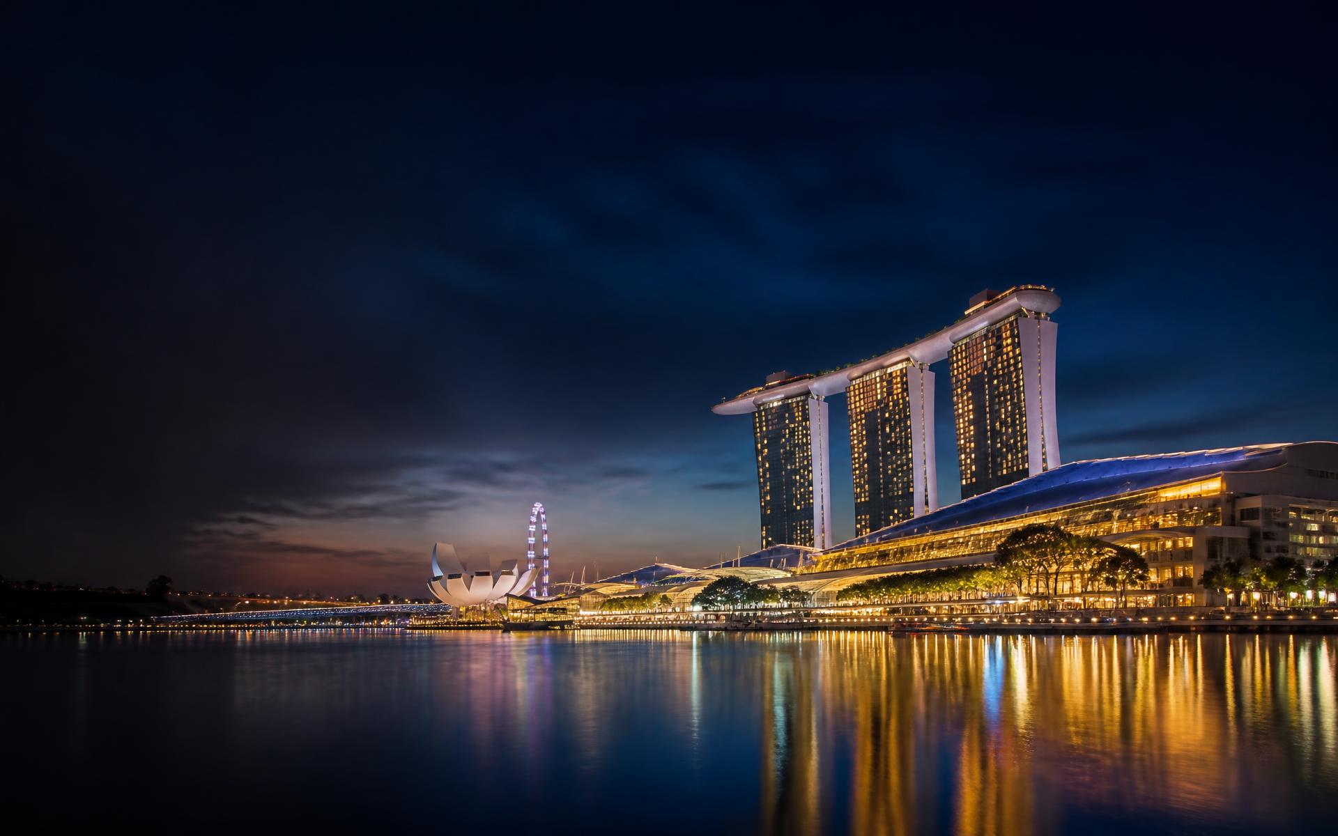 Singapore Marina Bay skyline at dusk